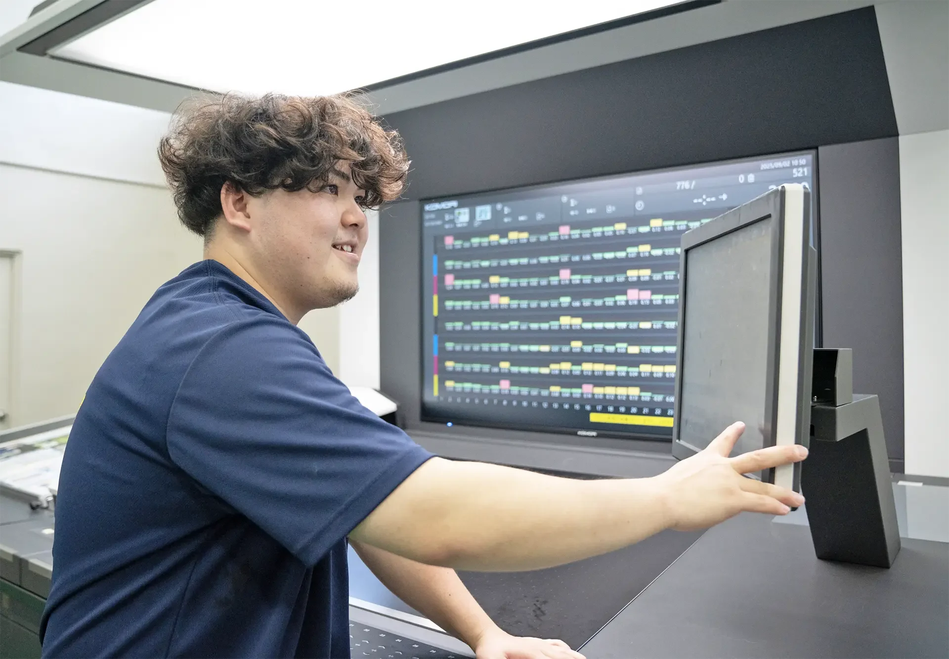 印刷機で色の調整